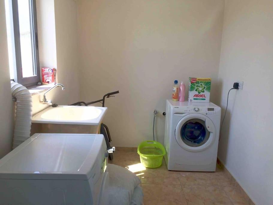 May Flower: Modern Flat Close To Airport/Bus Stops Tarxien Dış mekan fotoğraf