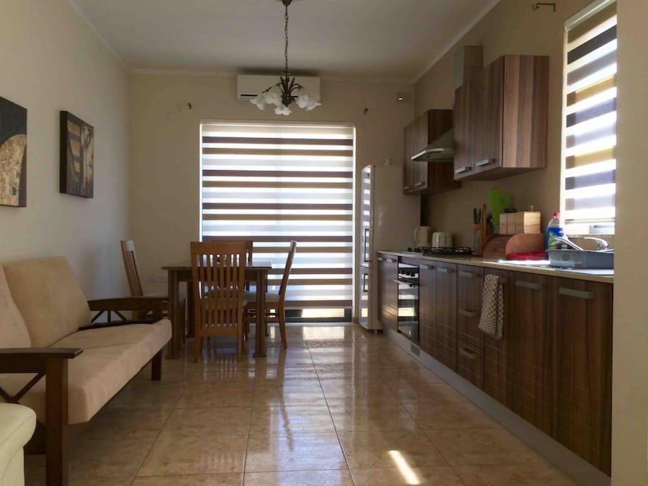 May Flower: Modern Flat Close To Airport/Bus Stops Tarxien Dış mekan fotoğraf