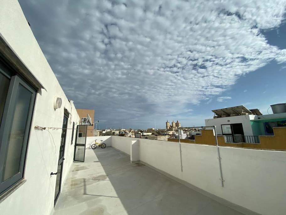 May Flower: Modern Flat Close To Airport/Bus Stops Tarxien Dış mekan fotoğraf