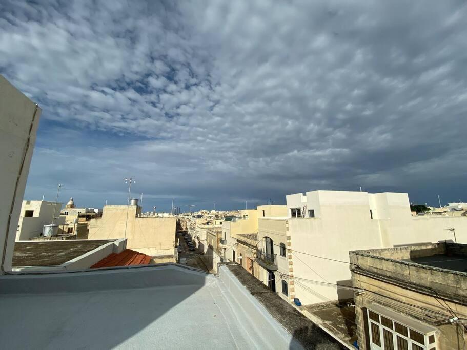 May Flower: Modern Flat Close To Airport/Bus Stops Tarxien Dış mekan fotoğraf