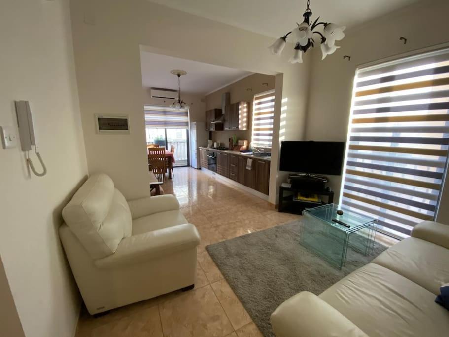May Flower: Modern Flat Close To Airport/Bus Stops Tarxien Dış mekan fotoğraf